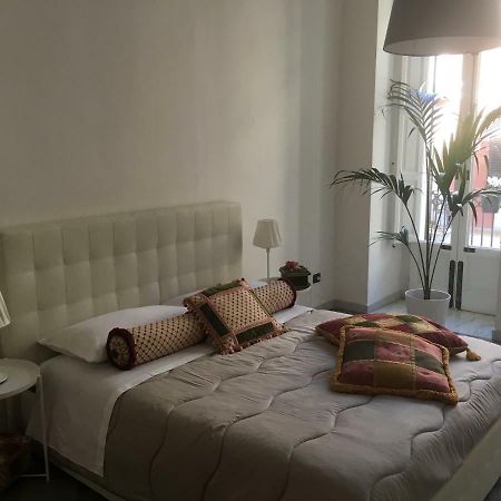 Maison Flores Bari Bagian luar foto