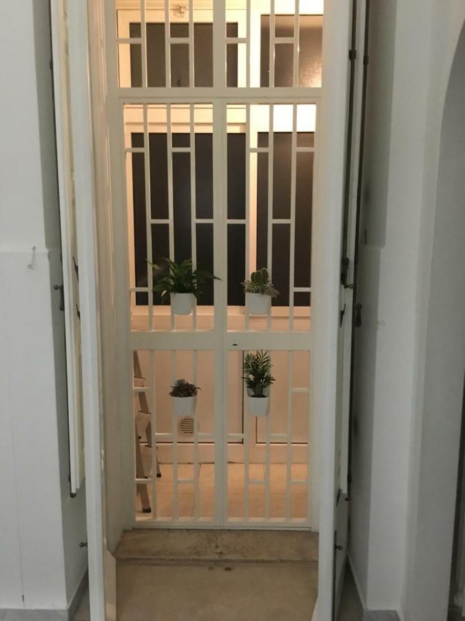 Maison Flores Bari Bagian luar foto